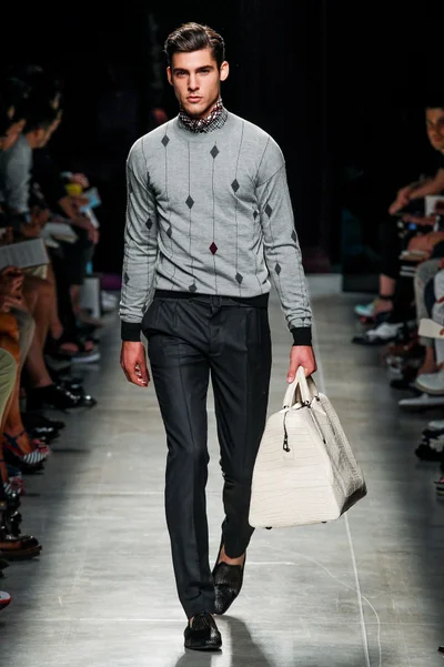 Look 14